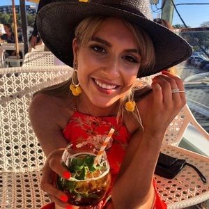 Meet your Posher, Addie